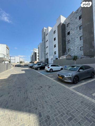 דירה, חליל, המוזיקה, שדרות