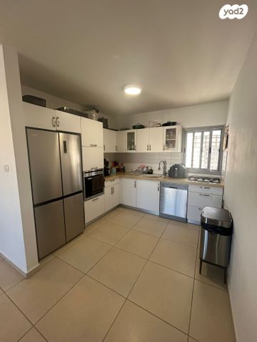 דירה, משה קהירי, רמות הרכס, באר שבע