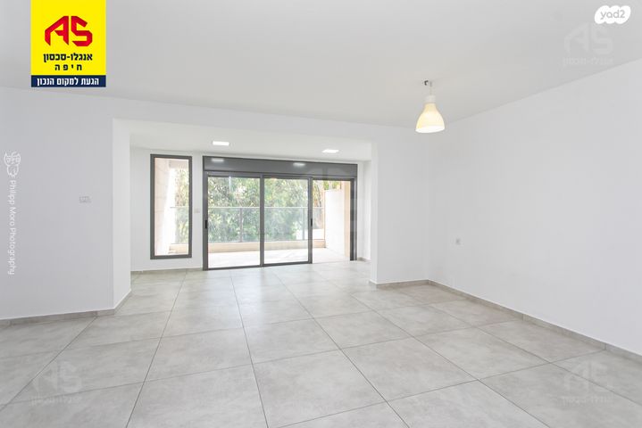 דירה, מעלות הבוצרים, מרכז הכרמל, חיפה