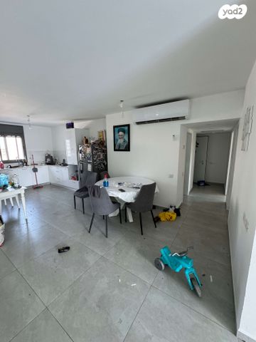 דירה, חליל, המוזיקה, שדרות