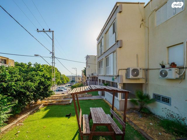 דירה, יפה נוף 180, הראשונים, שלומי