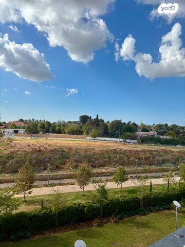 דירה, חיים הרצוג 7, הוד השרון