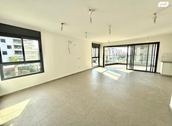 דירה, גבעת אולגה, חדרה