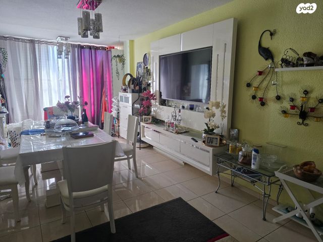 דירה, מנדלי מוכר ספרים, לב העיר, בת ים