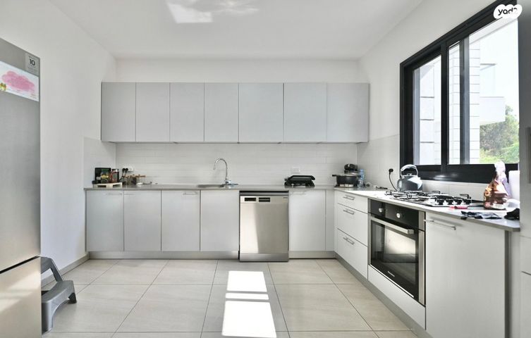 דירה, קרית קריניצי, רמת גן