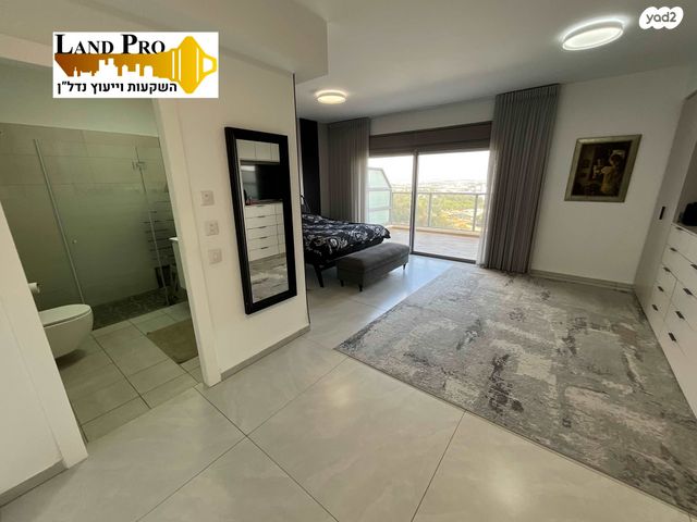 גג/ פנטהאוז, הרקפות, ראשון לציון