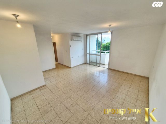 דירה, יונה צבי פיינשטיין, מישור הנוף, ראשון לציון