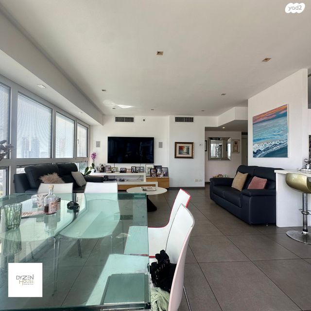 דירה, ניסים אלוני, צמרות איילון, פארק צמרת, תל אביב יפו