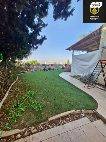 דו משפחתי, גלעד, אלפי מנשה