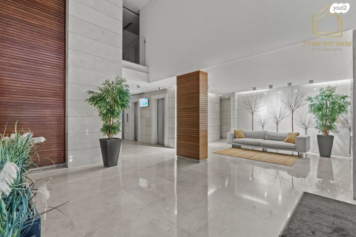 דירת גן, דרך לוי אשכול 117, קיראון, קרית אונו