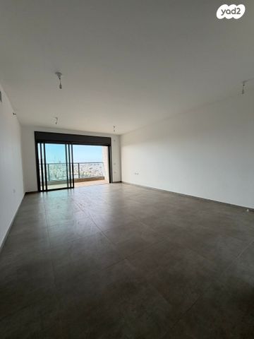 דירה, יעקב פיכמן, קרית אילון, חולון