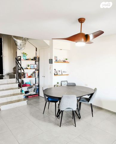 דו משפחתי, צופים, צופים