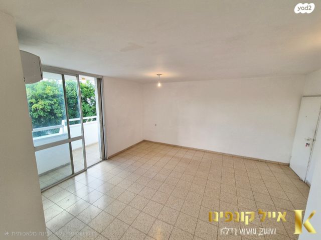 דירה, יונה צבי פיינשטיין, מישור הנוף, ראשון לציון