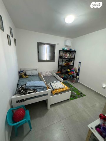 דירה, חליל, המוזיקה, שדרות