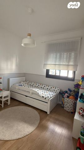 דירה, יעקב תמרי, חצרות המושבה, רחובות