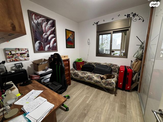 דירה, אהוד מנור, עכו