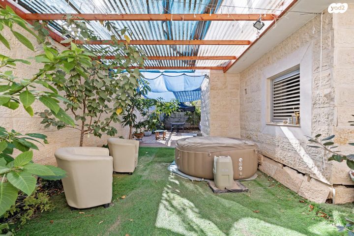 אסתר המלכה 95