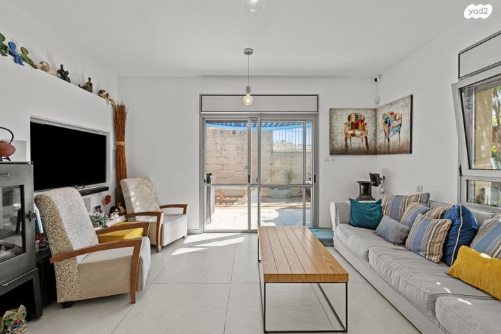 בית פרטי/ קוטג', אסתר המלכה 95, מוריה, מודיעין מכבים רעות