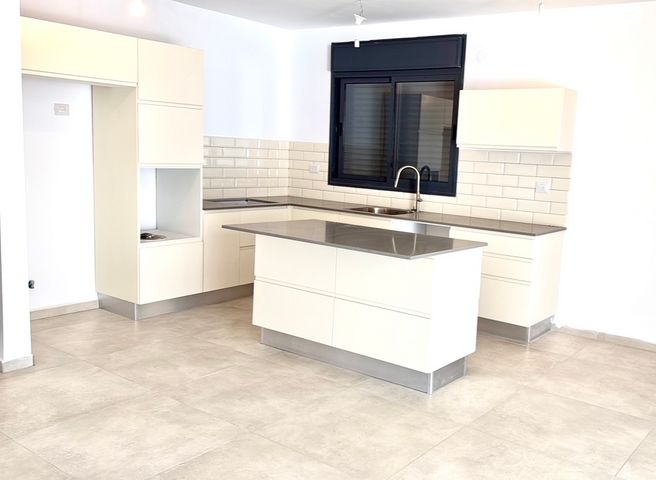 דירה, גבעת אולגה, חדרה