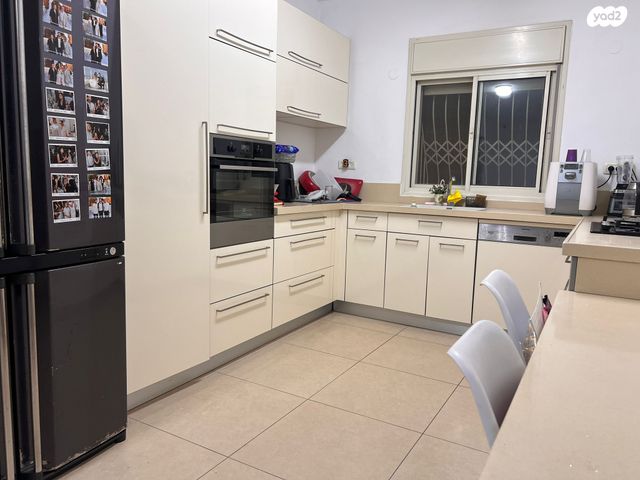 קרן היסוד 22