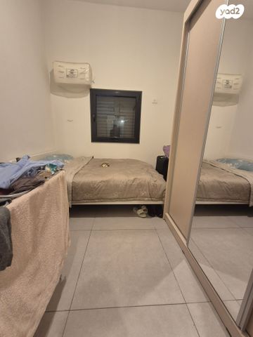 דירה, דרך העצמאות, שער פלמר, תחנת רכבת השמונה, חיפה