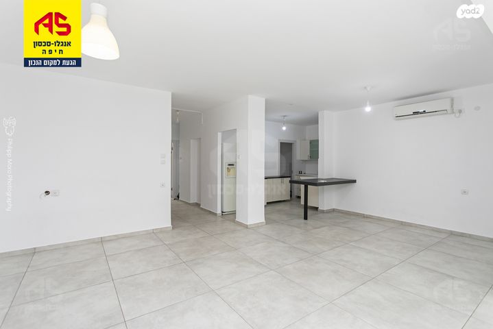 דירה, מעלות הבוצרים, מרכז הכרמל, חיפה