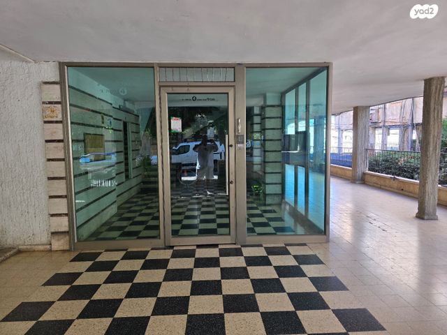 דירה, מנדלי מוכר ספרים, לב העיר, בת ים