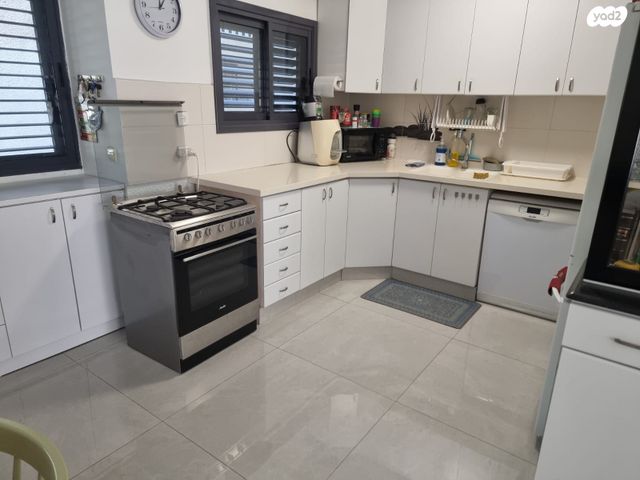 דירה, ארלוזורוב, פועלים ד, כפר סבא