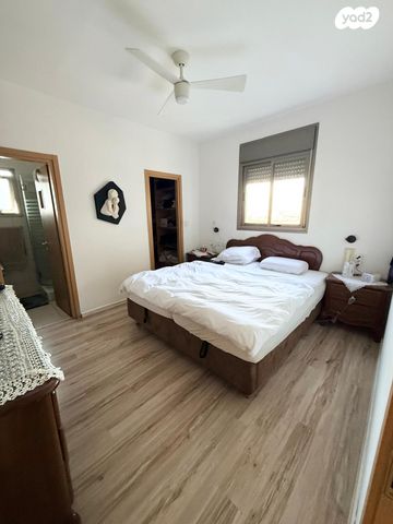 דירה, יצחק בן צבי 10, מתחם 200, הוד השרון