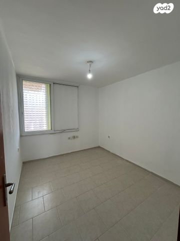 דירה, אלי כהן, קרית ים