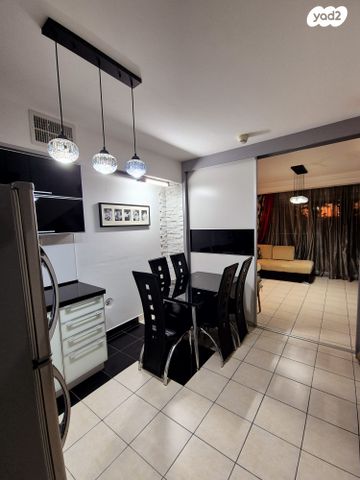 בית פרטי/ קוטג', שדרות מנחם בגין, גבעת אולגה, חדרה