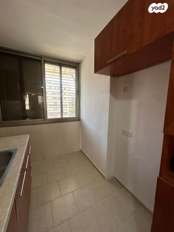 דירה, אלי כהן, קרית ים