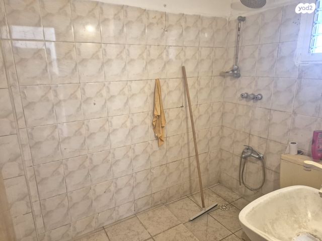 דירה, הרב הרצוג, עכו