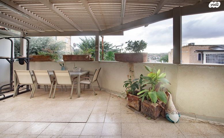 דירת גן, הנורית, גבעת שרת, בית שמש