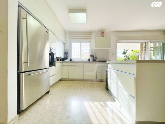 דירת גן, מנתור, מודיעין מכבים רעות