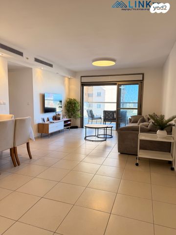 דירה, הפלמ"ח, נווה אליאס, טירת כרמל