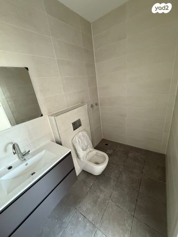 דירה, דרך ששת הימים, רחובות