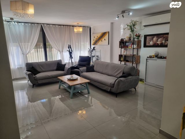 דירה, ארלוזורוב 25, כפר סבא