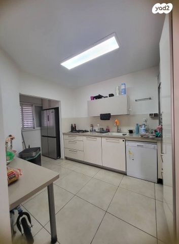 דירה, יהוד מונוסון