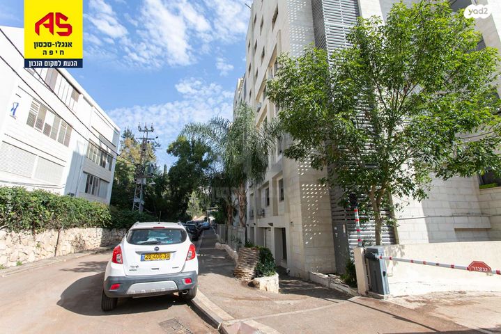 דירה, מעלות הבוצרים, מרכז הכרמל, חיפה