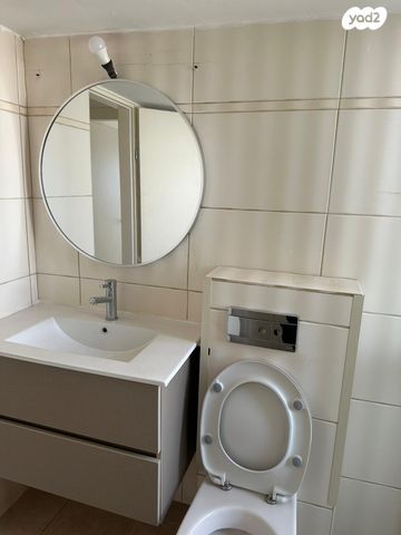 דירה, הרב עוזיאל, בית וגן, ירושלים