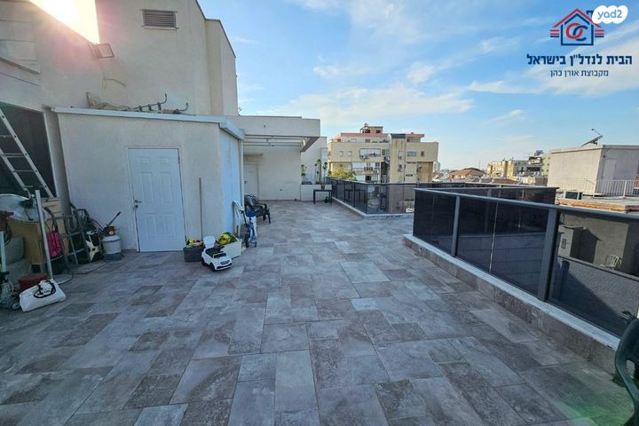 גג/ פנטהאוז, הדגל העברי, כצנלסון, ראשון לציון