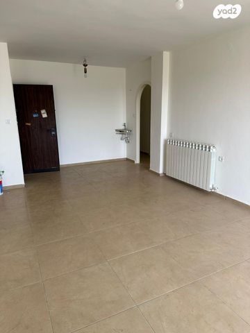 דירה, הרב עוזיאל, בית וגן, ירושלים