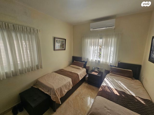 דופלקס, שפת אמת, בני ברק