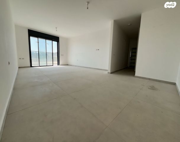 דירה, דרך קדם, מעלה אדומים