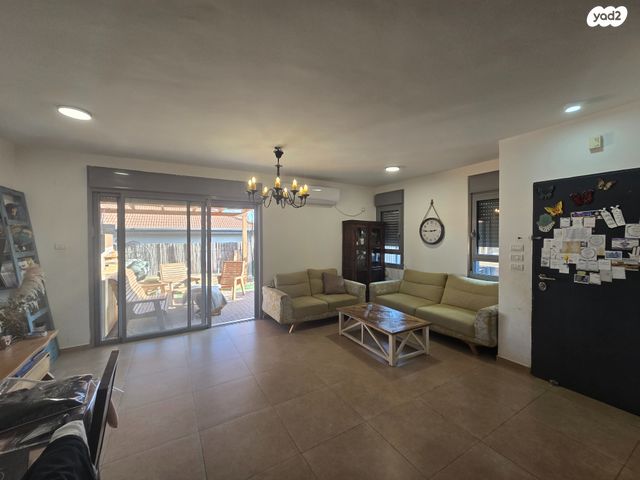 דו משפחתי, קרני שומרון