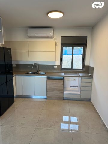 דירה, יוסף חכמי, בית וגן, ירושלים