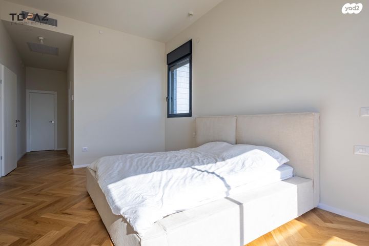 גג/ פנטהאוז, סוקולוב 12, רוטשילד עצמאות, בת ים