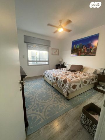 דו משפחתי, קדימה צורן