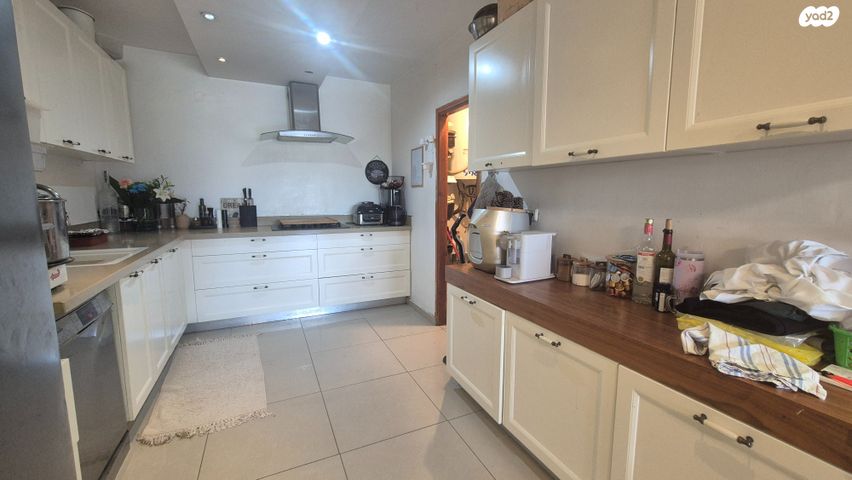 דירת גן, אורנית, אורנית